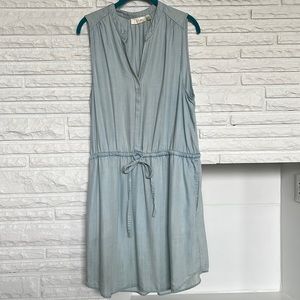 Large. R D Style Chambray casual dress.